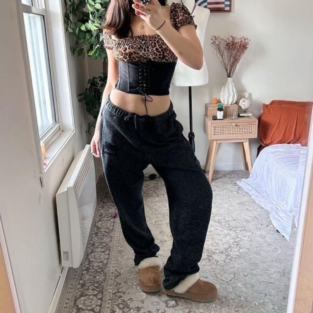 Old school low rise drawstring baggy sweatpants by Roots